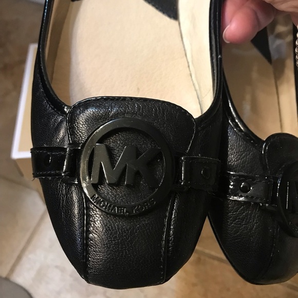 ⚫️Michael Kors Keli Flat - Picture 2 of 8